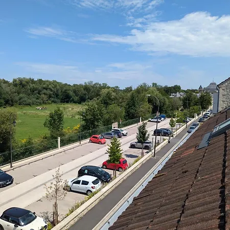 Апартаменты Sous Les Toits *