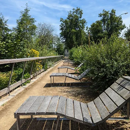 Sous Les Toits * Chantilly