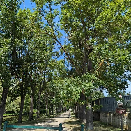 Sous Les Toits Апартаменты *