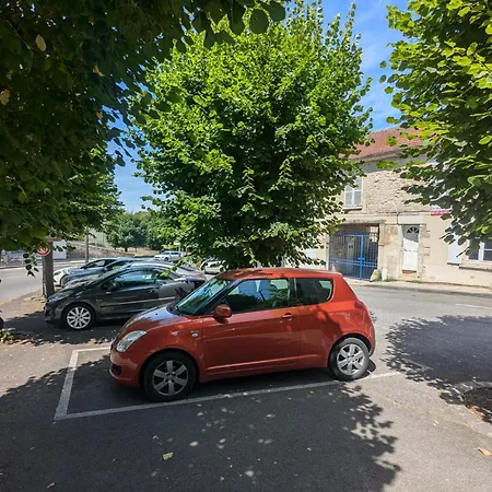Sous Les Toits * Chantilly