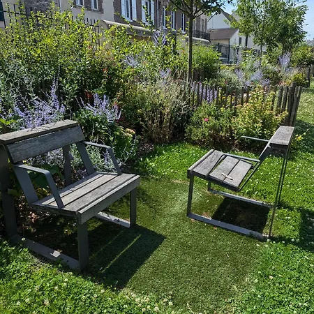 Апартаменты Sous Les Toits