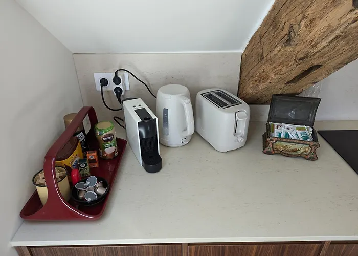 Sous Les Toits Chantilly