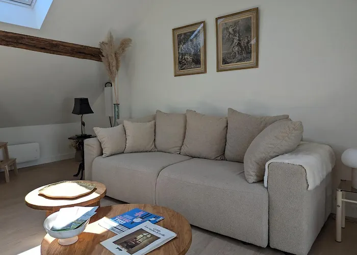 Sous Les Toits * Chantilly